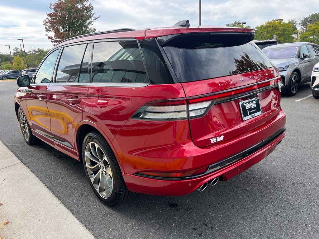 Used 2026 Lincoln Aviator AWD image 6