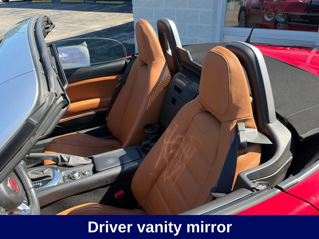 Used 2017 FIAT 124 Spider Lusso RWD image 29