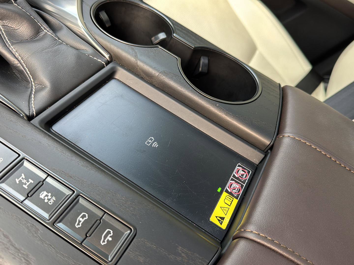 Used 2023 Lexus LX 600 4WD w/ Luxury Package image 26