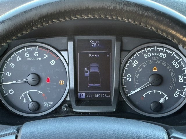 Used 2018 Toyota Tacoma TRD Sport AWD/4WD image 15