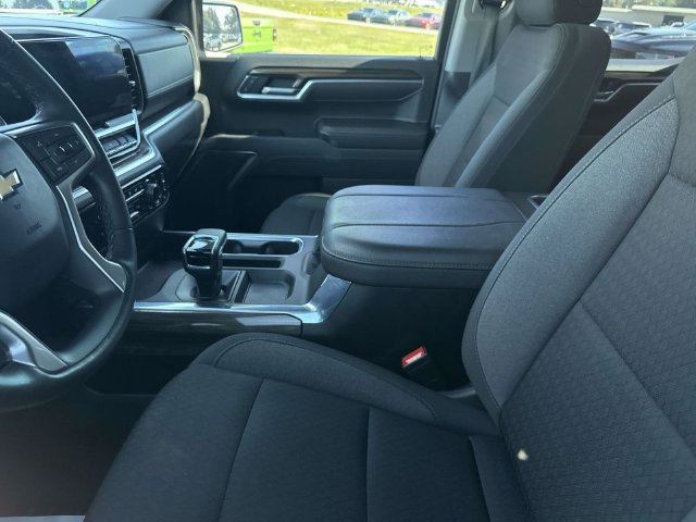 Used 2024 Chevrolet Silverado 1500 LT RWD image 19