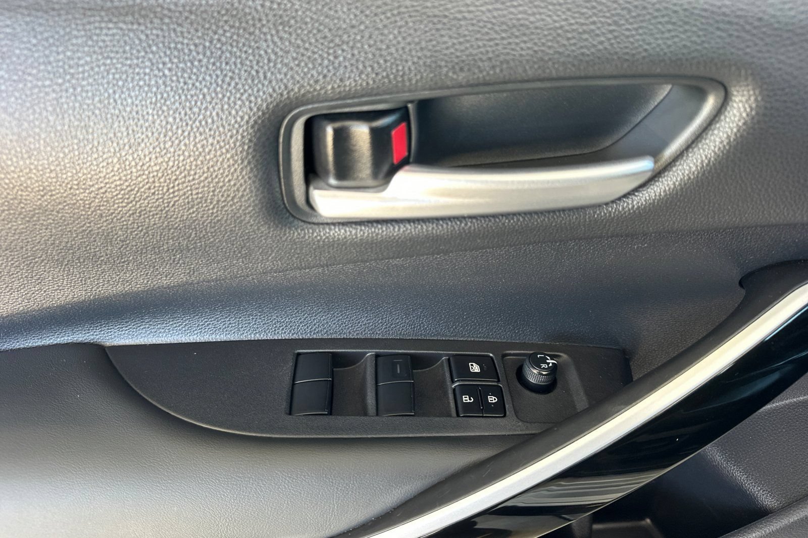 Used 2024 Toyota Corolla XSE FWD image 14