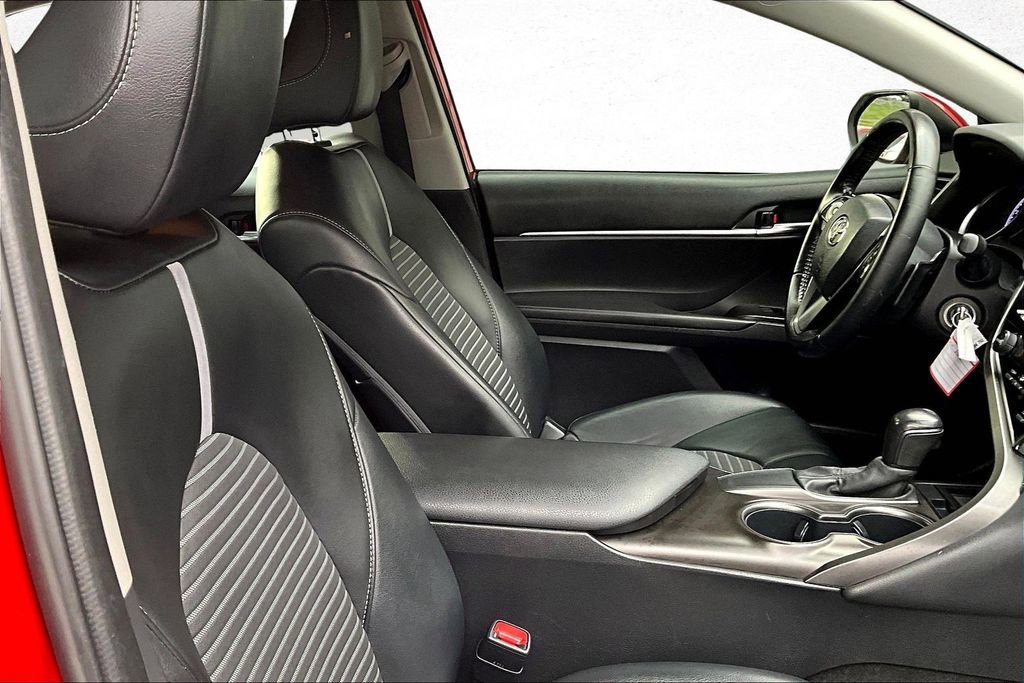 Used 2021 Toyota Camry SE image 29