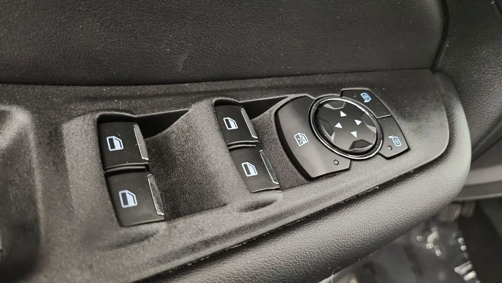 Used 2022 Ford Edge SEL image 25