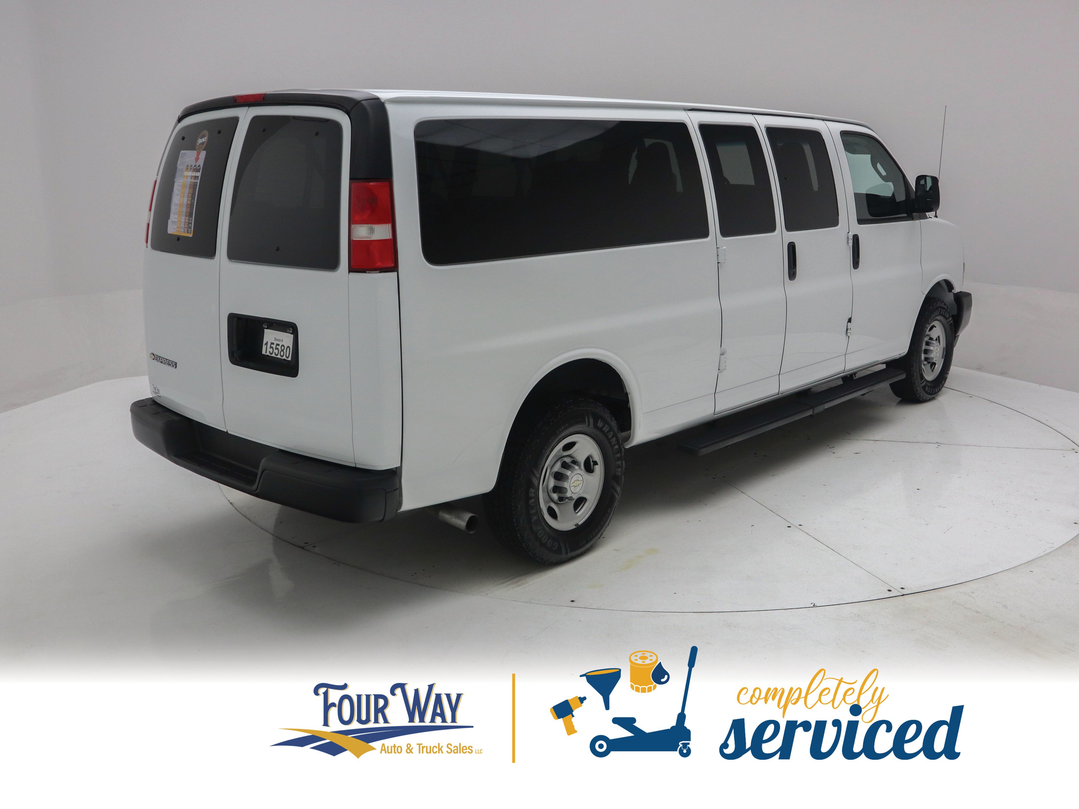 Used 2023 Chevrolet Express 3500 LS RWD image 4