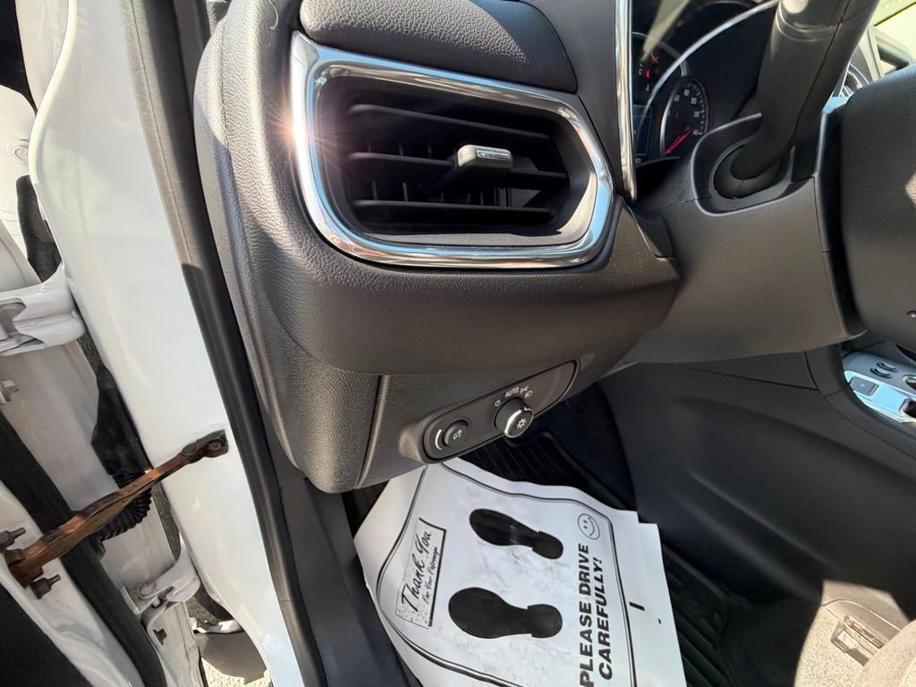 Used 2019 Chevrolet Equinox LT AWD/4WD image 17