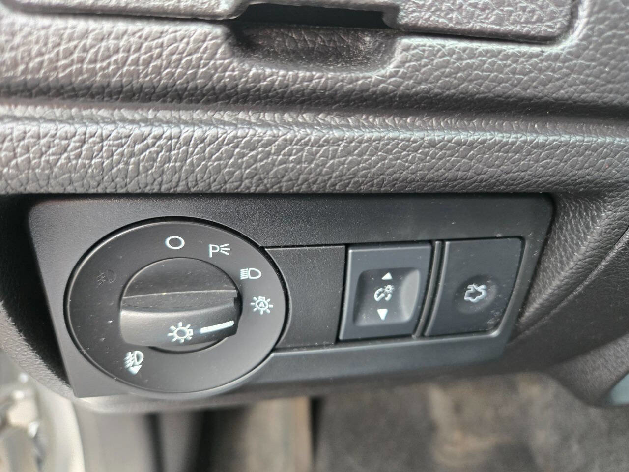 Used 2011 Ford Fusion SE w/ 202A Rapid Spec Order Code image 15