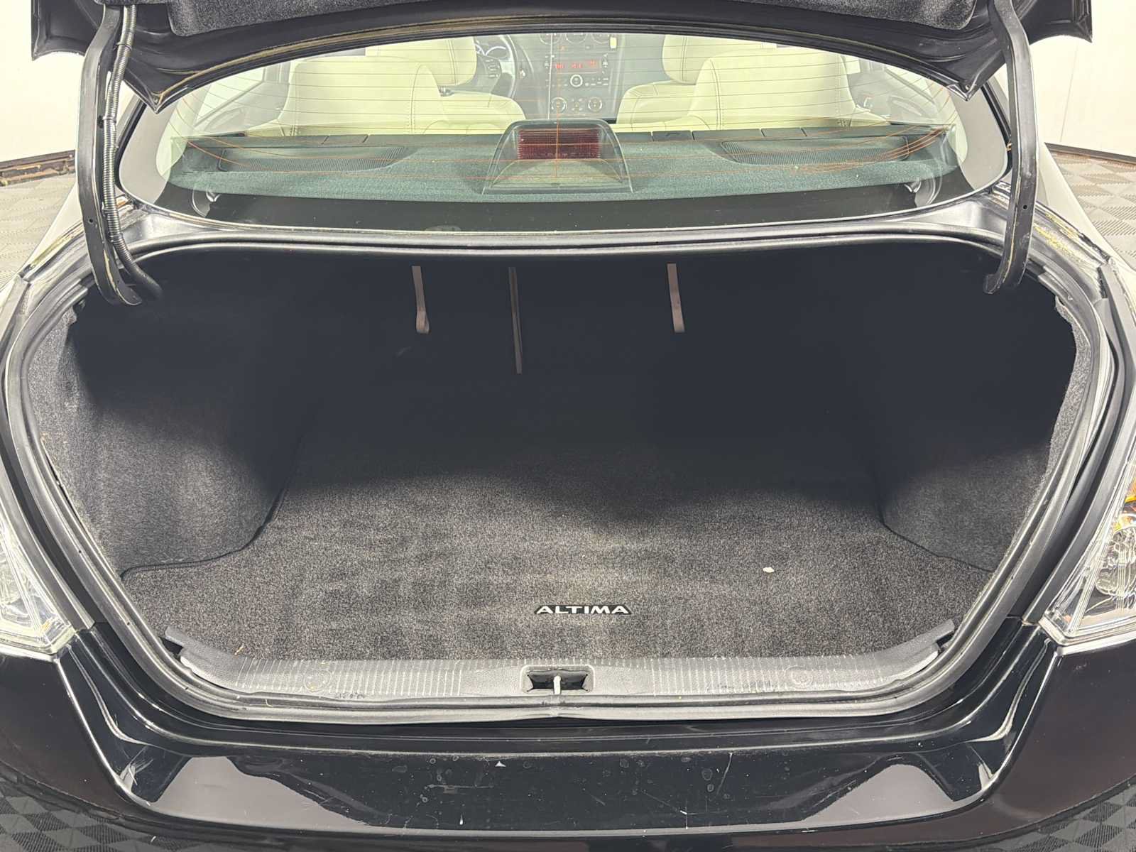 Used 2012 Nissan Altima 2.5 S FWD image 18