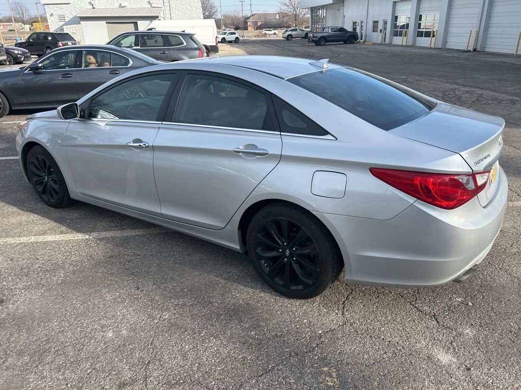 Used 2013 Hyundai Sonata SE w/ Navigation & Sunroof Pkg image 8