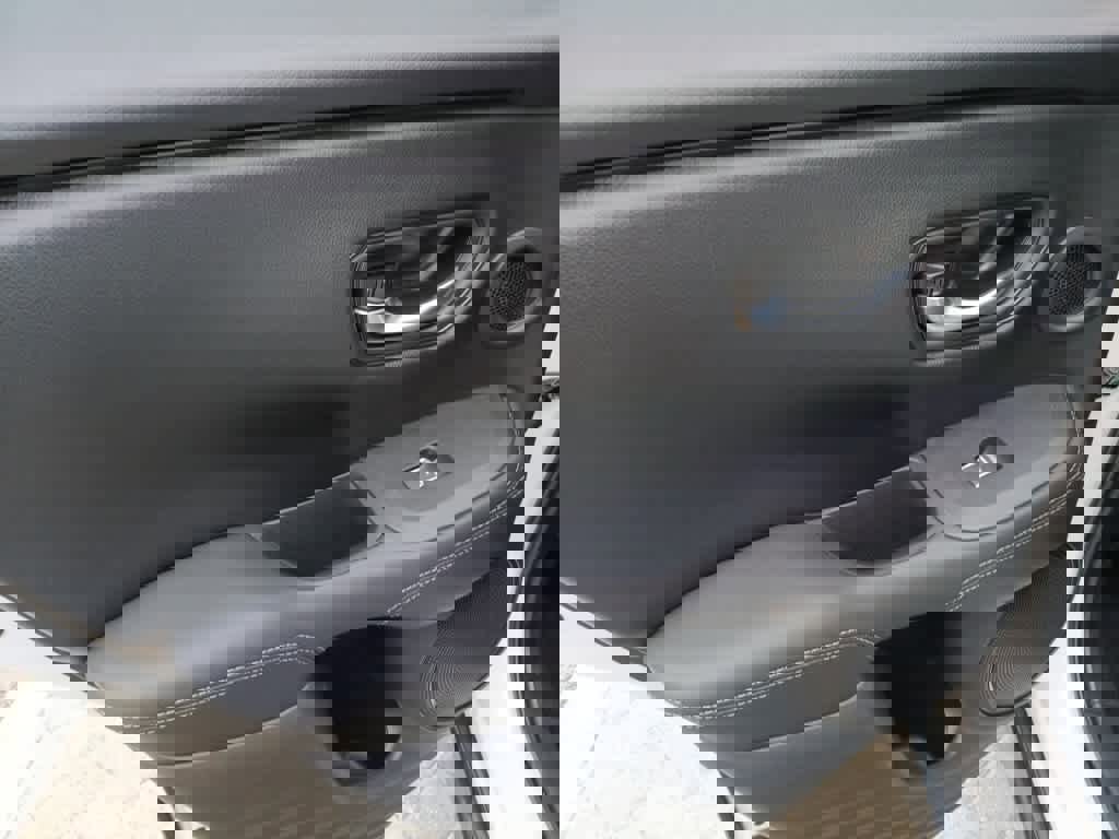 Used 2025 Acura ADX AWD image 19