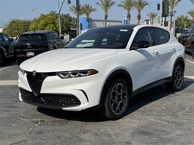 New 2025 Alfa Romeo Tonale w/ Premium Package image 3