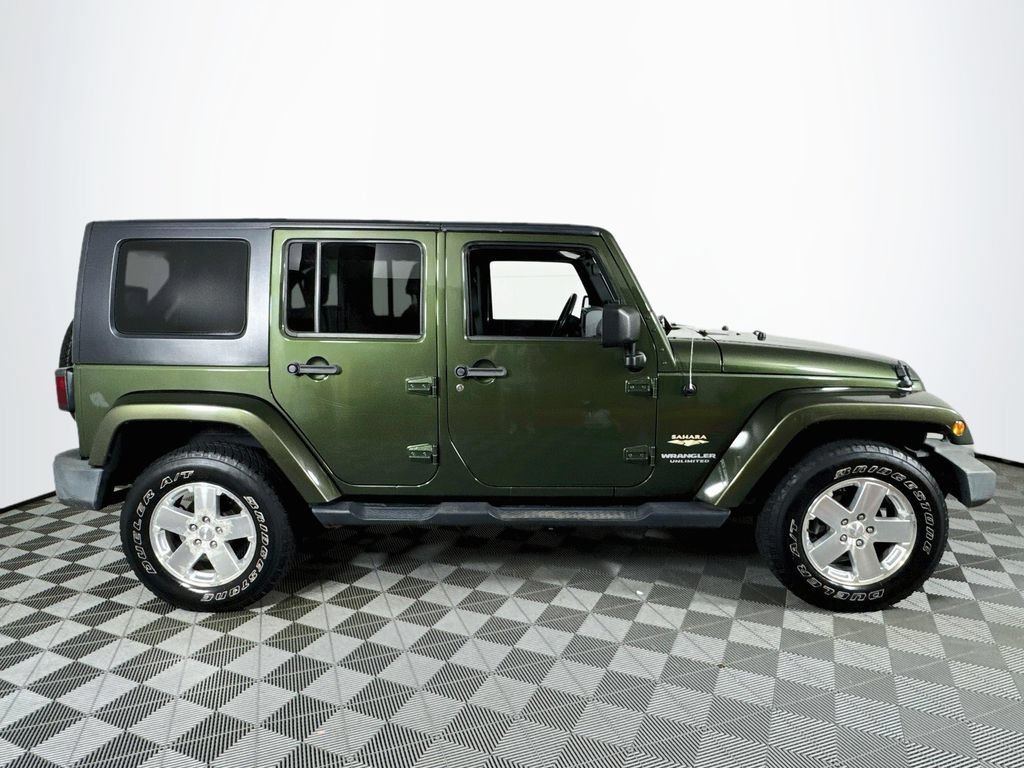 Used 2008 Jeep Wrangler Unlimited Sahara w/ Dual Top Group AWD/4WD image 8