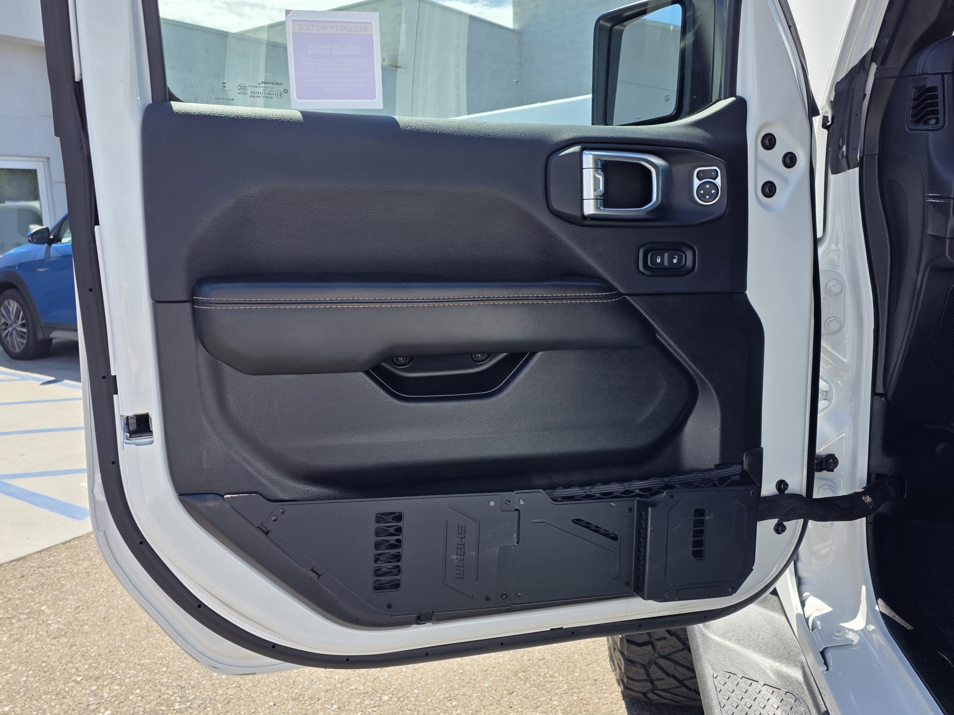 Certified 2025 Jeep Gladiator Sport AWD/4WD image 11