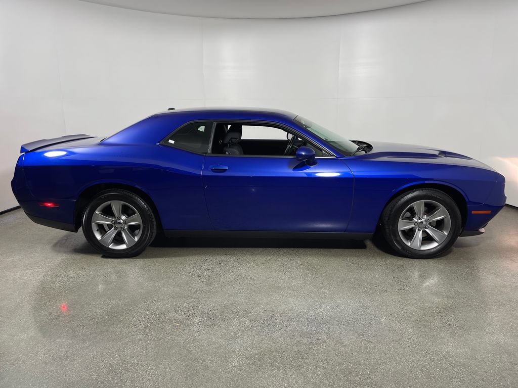 Used 2019 Dodge Challenger SXT RWD image 2