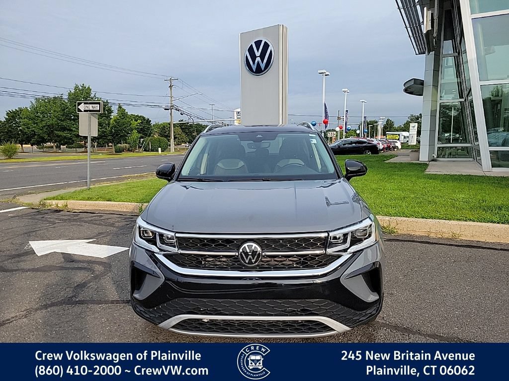 Certified 2023 Volkswagen Taos SEL AWD/4WD image 2