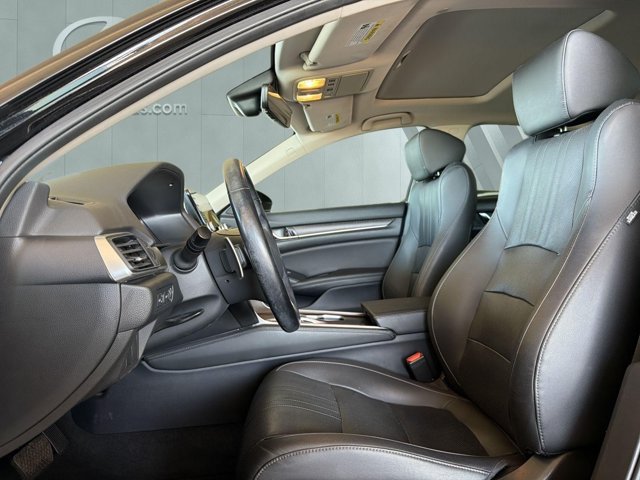 Used 2020 Honda Accord Touring image 6