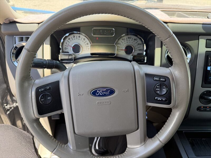 Used 2011 Ford Expedition EL XLT RWD image 29