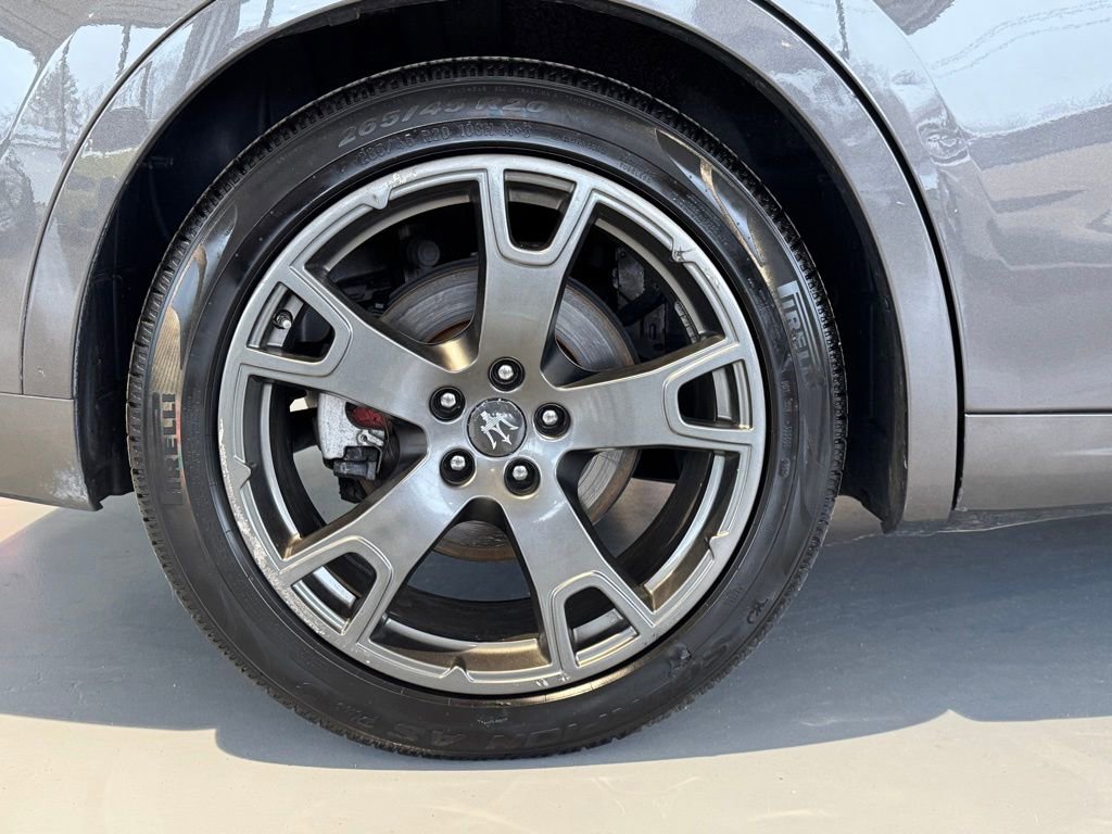 Used 2019 Maserati Levante image 14