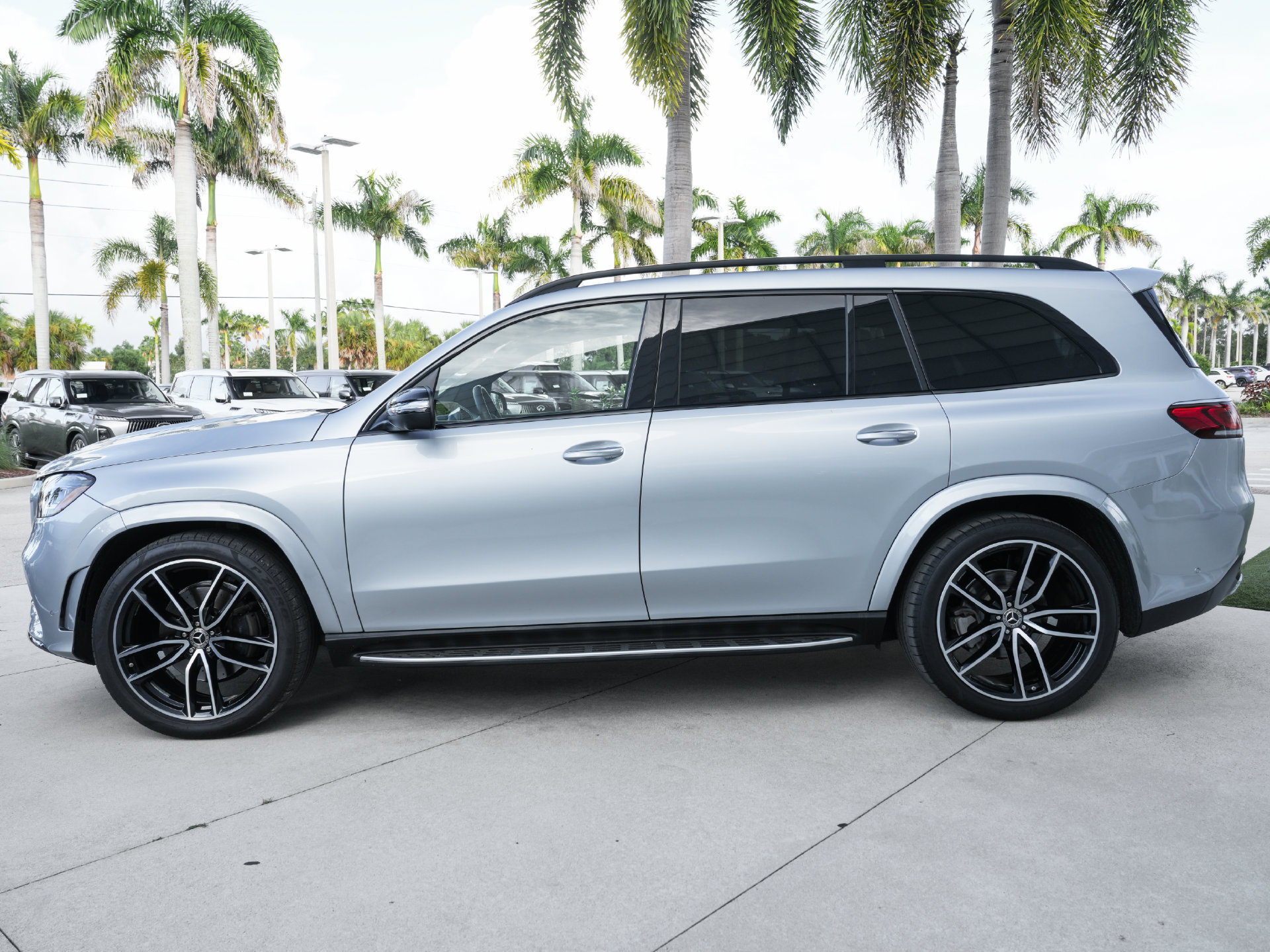 Used 2023 Mercedes-Benz GLS 450 4MATIC image 24