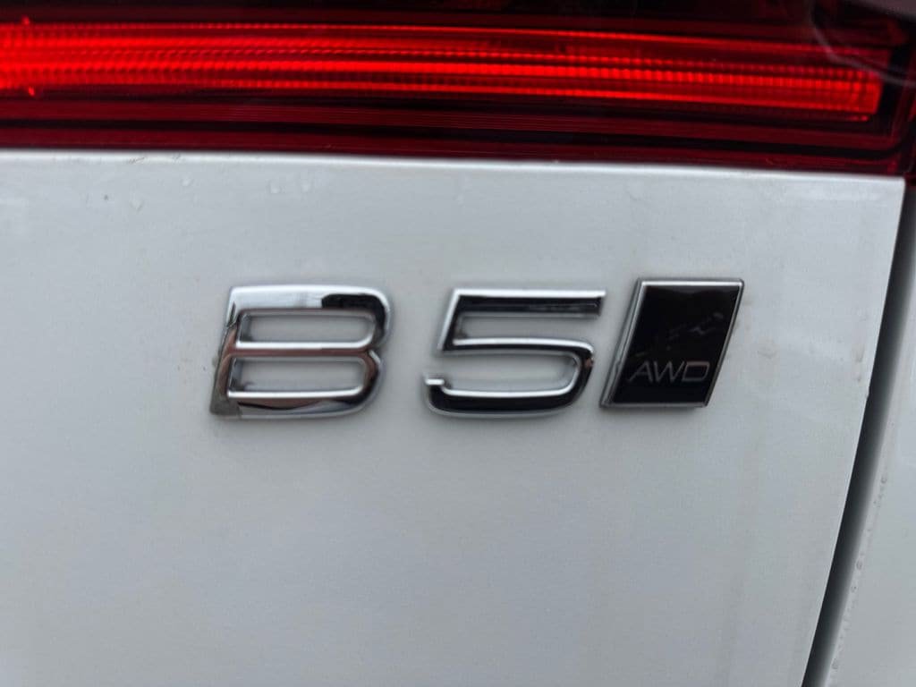 New 2026 Volvo XC60 B5 Ultra w/ Protection Package Premier AWD/4WD image 10