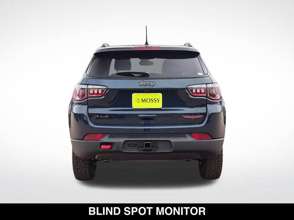 New 2026 Jeep Compass Trailhawk w/ Trailer Tow Group AWD/4WD image 8