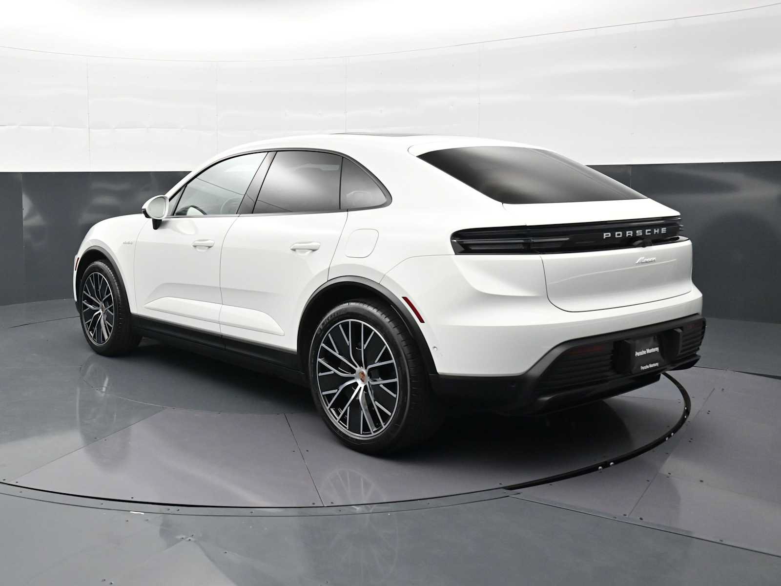 Certified 2025 Porsche Macan Electric RWD image 3