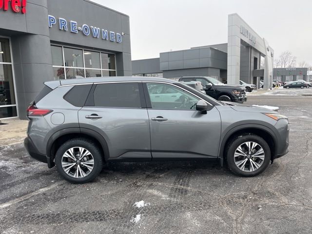 Used 2021 Nissan Rogue SV image 4