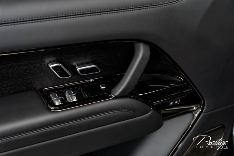 Used 2024 Land Rover Range Rover SV image 25