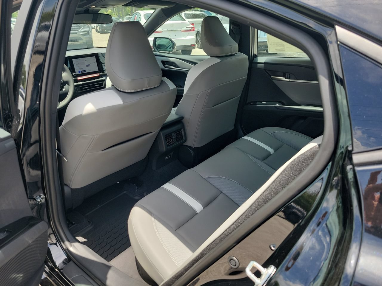 Used 2026 Toyota Camry SE FWD image 10