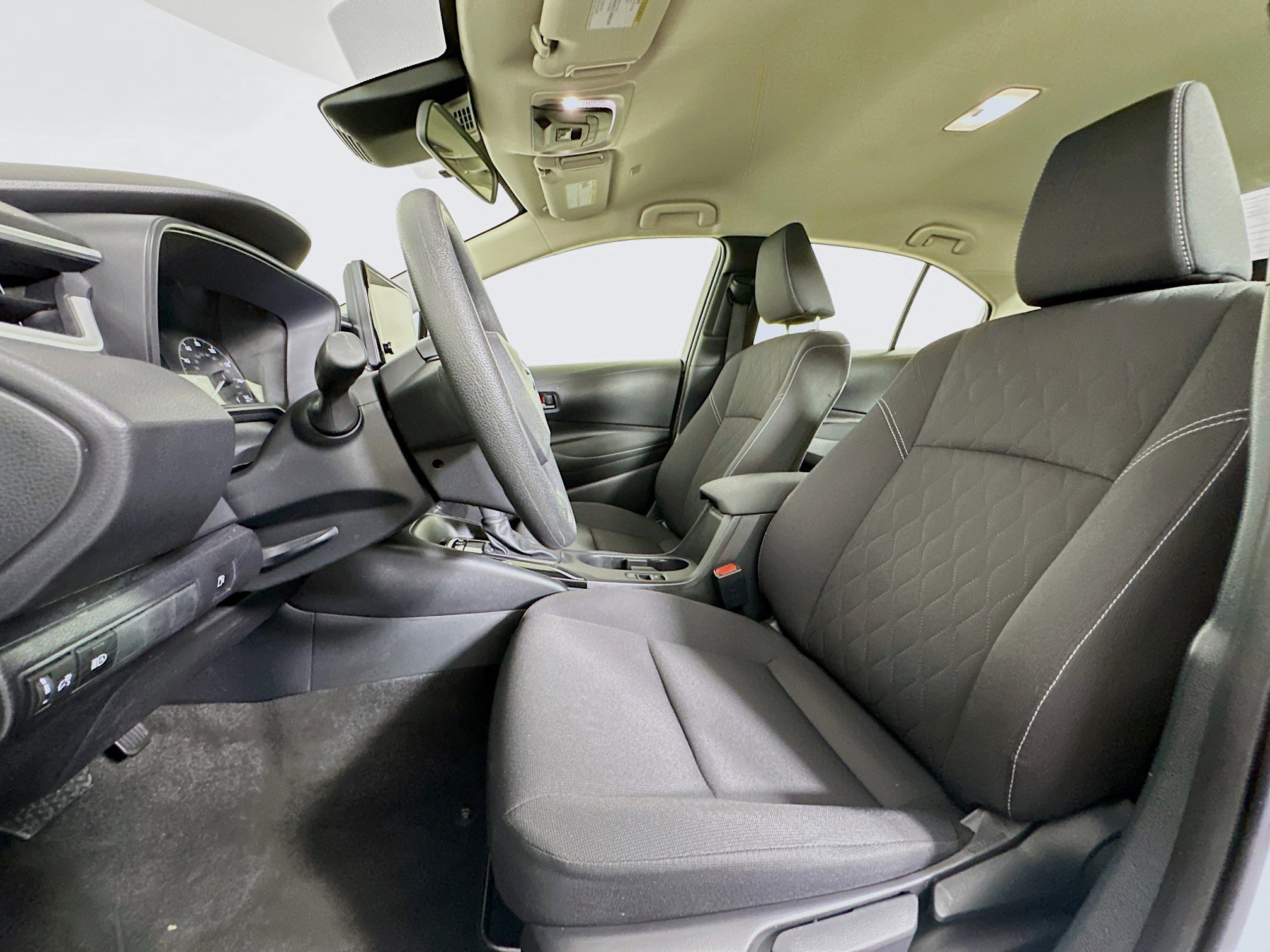 Used 2025 Toyota Corolla LE image 13