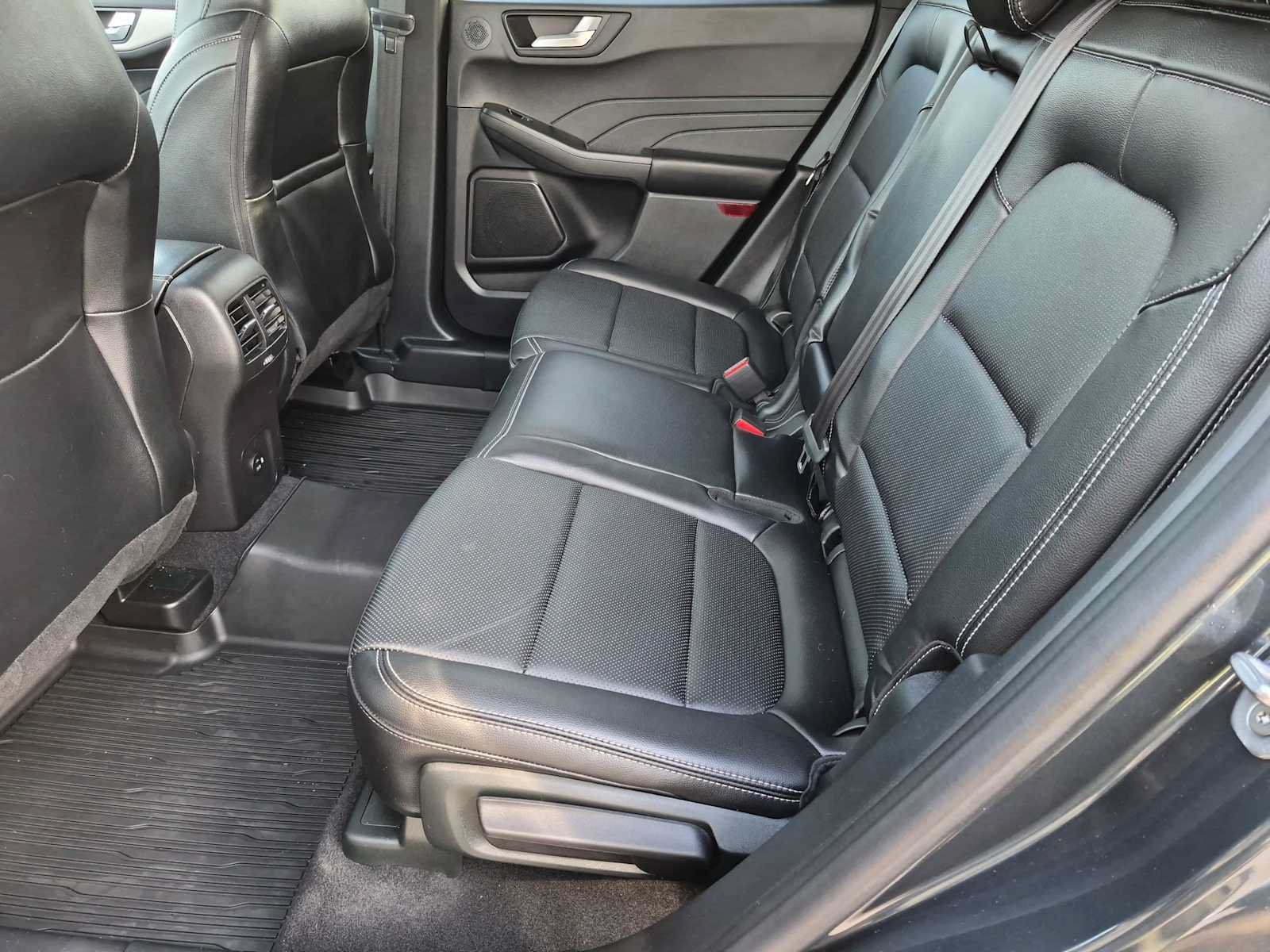 Used 2022 Ford Escape SEL w/ Technology Package AWD/4WD image 18