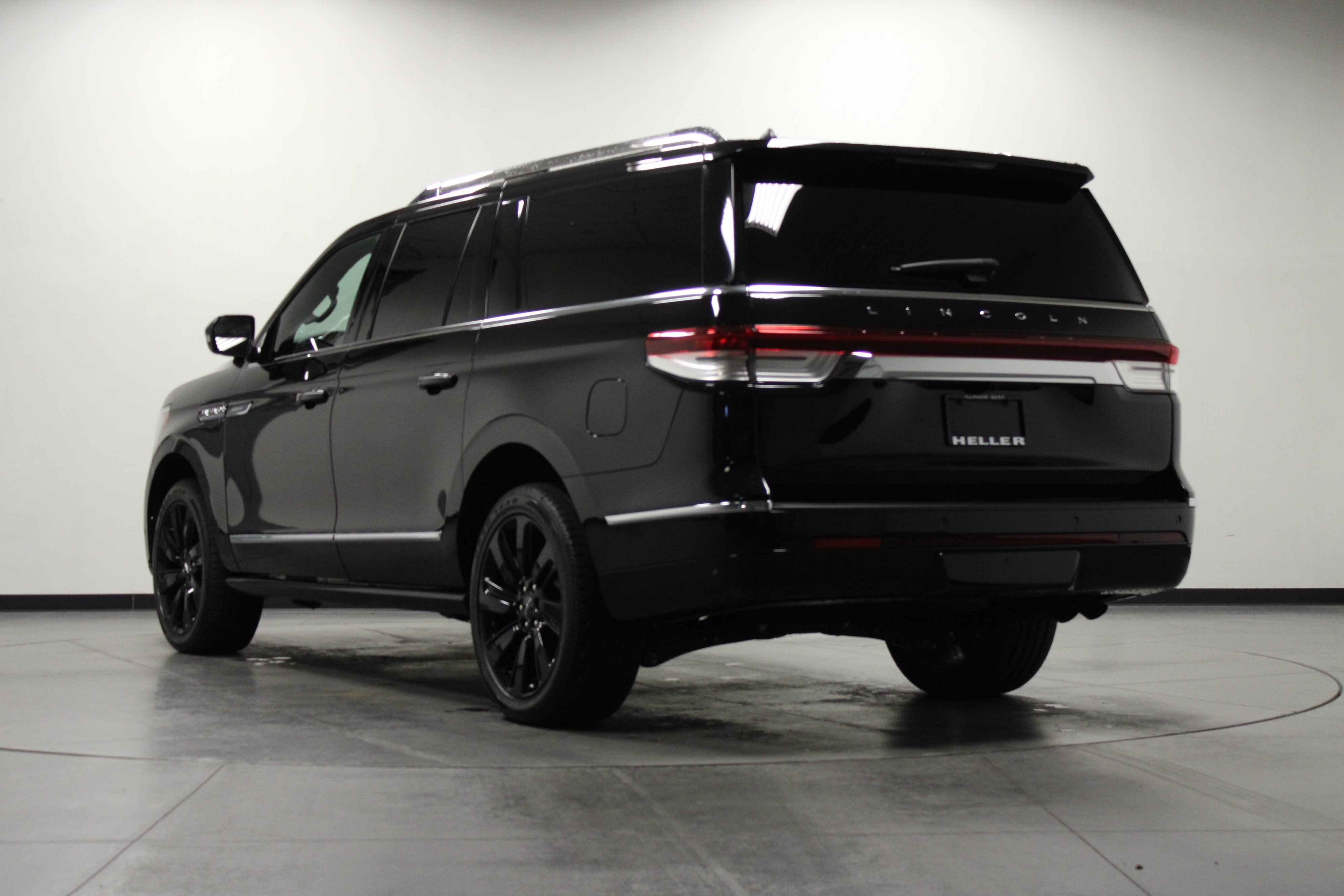Used 2024 Lincoln Navigator L Reserve AWD/4WD image 6