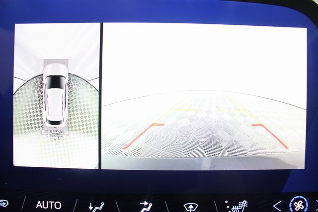 Used 2024 Chevrolet Equinox EV LT image 4