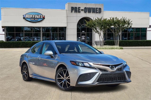 Used 2024 Toyota Camry SE