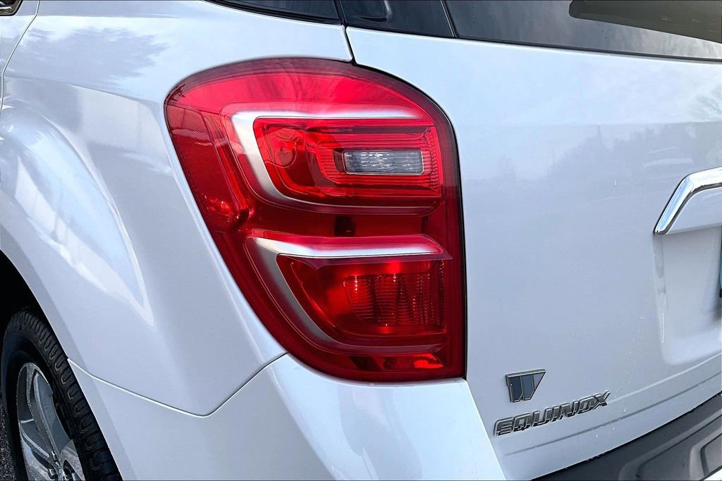 Used 2017 Chevrolet Equinox Premier w/ Enhanced Convenience Package image 31