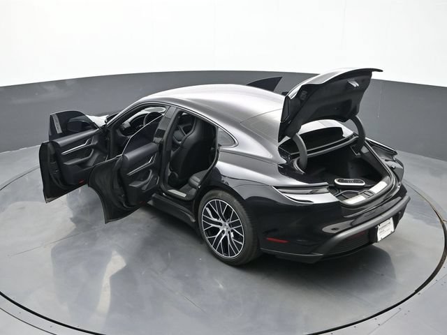 Certified 2025 Porsche Taycan AWD/4WD image 29