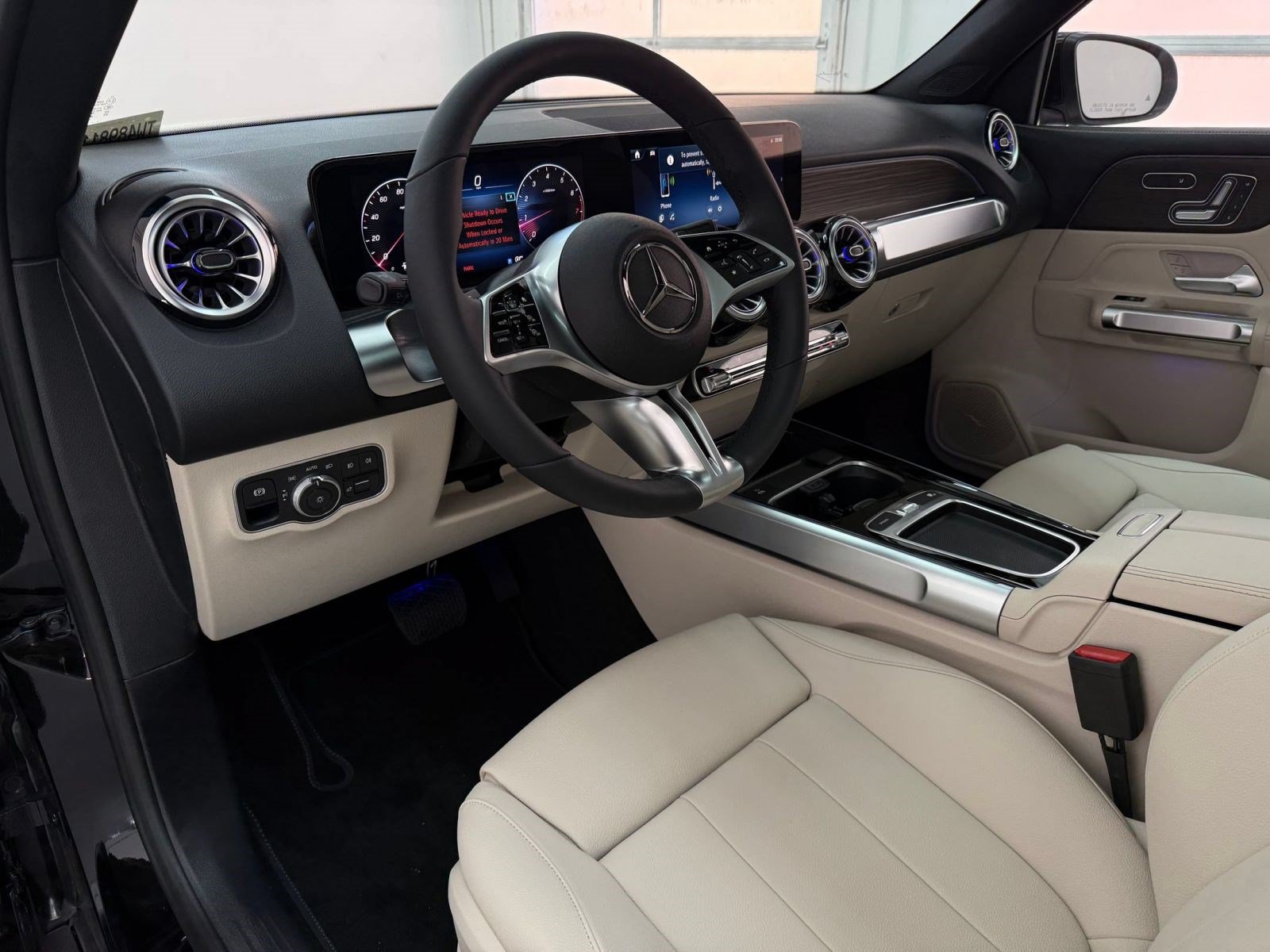 New 2026 Mercedes-Benz GLB 250 image 4