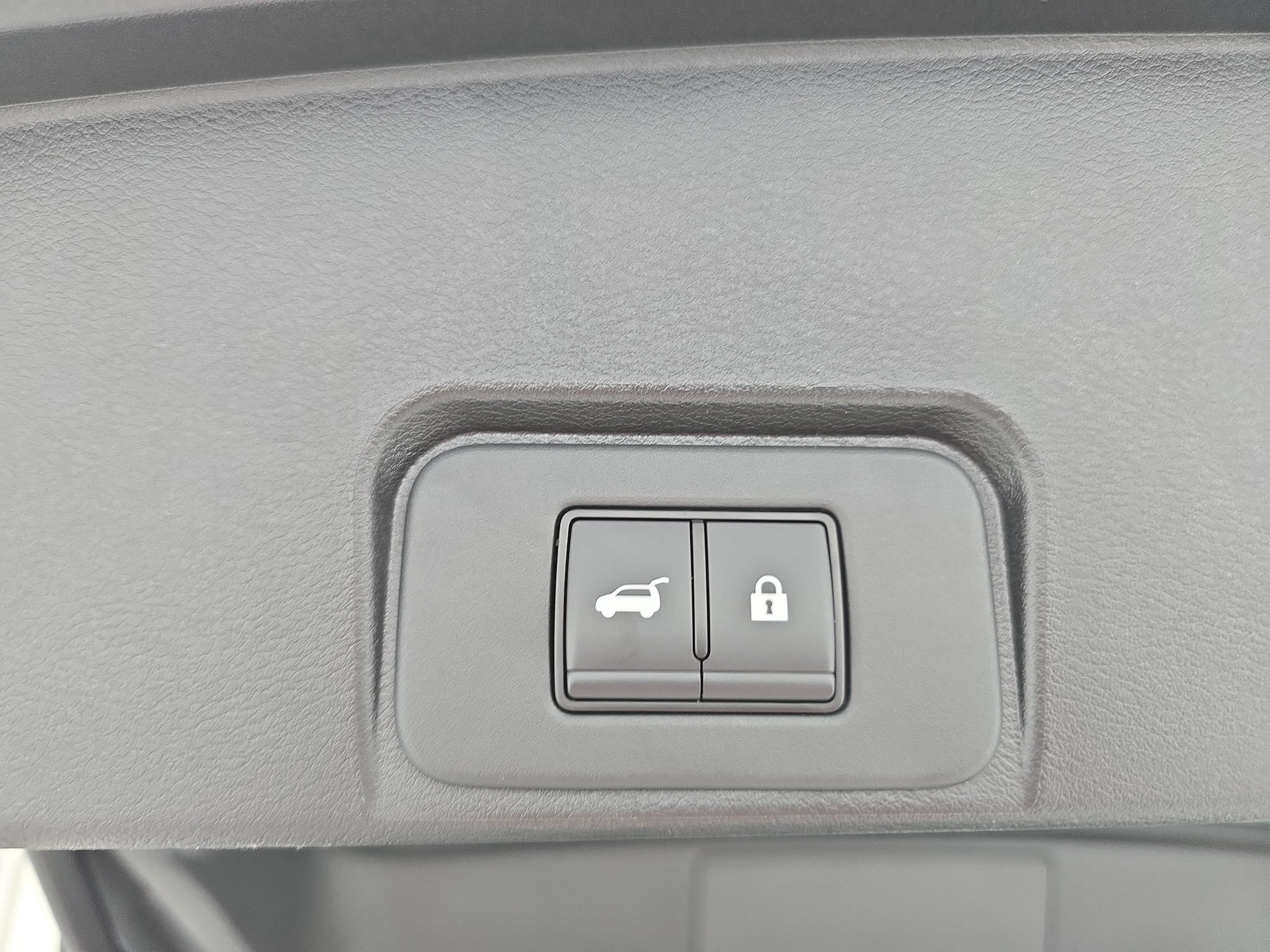 Certified 2026 Nissan Rogue SV FWD image 13