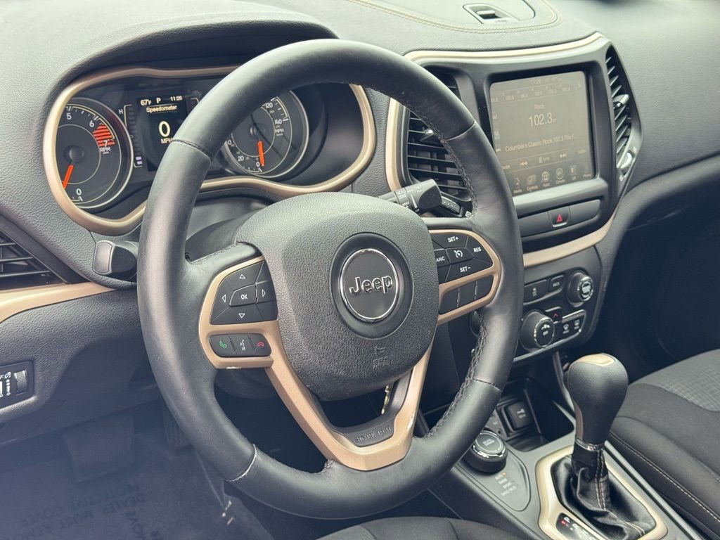 Used 2017 Jeep Cherokee Latitude w/ Cold Weather Group image 22