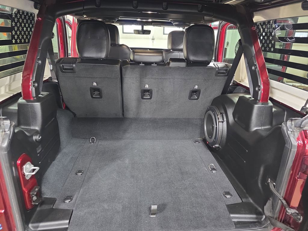 Used 2022 Jeep Wrangler Unlimited Sahara w/ Cold Weather Group image 12