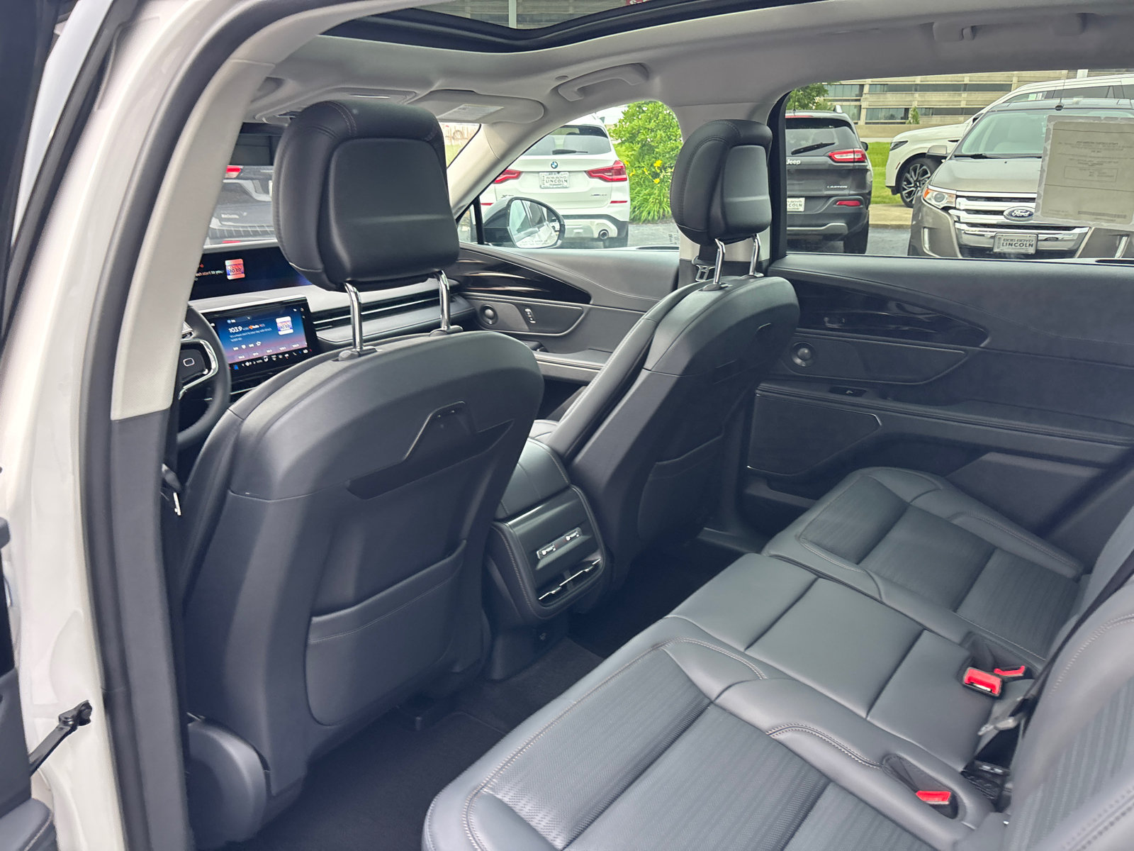 New 2026 Lincoln Nautilus Reserve AWD/4WD image 28