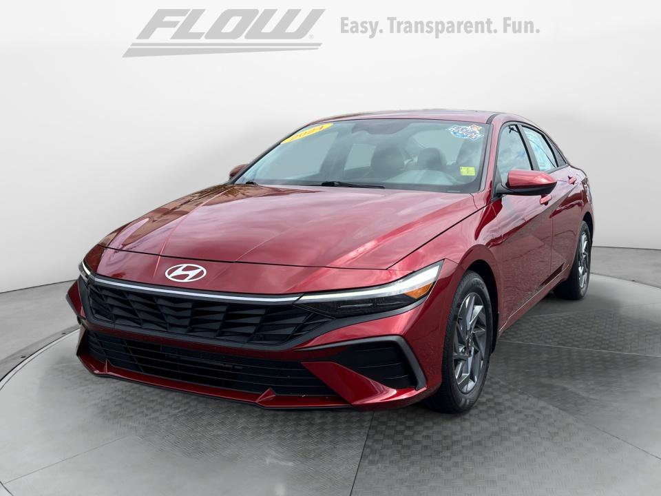 Used 2024 Hyundai Elantra SEL FWD image 4