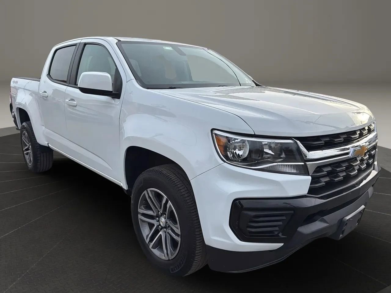 Used 2021 Chevrolet Colorado W/T w/ Custom Special Edition image 3