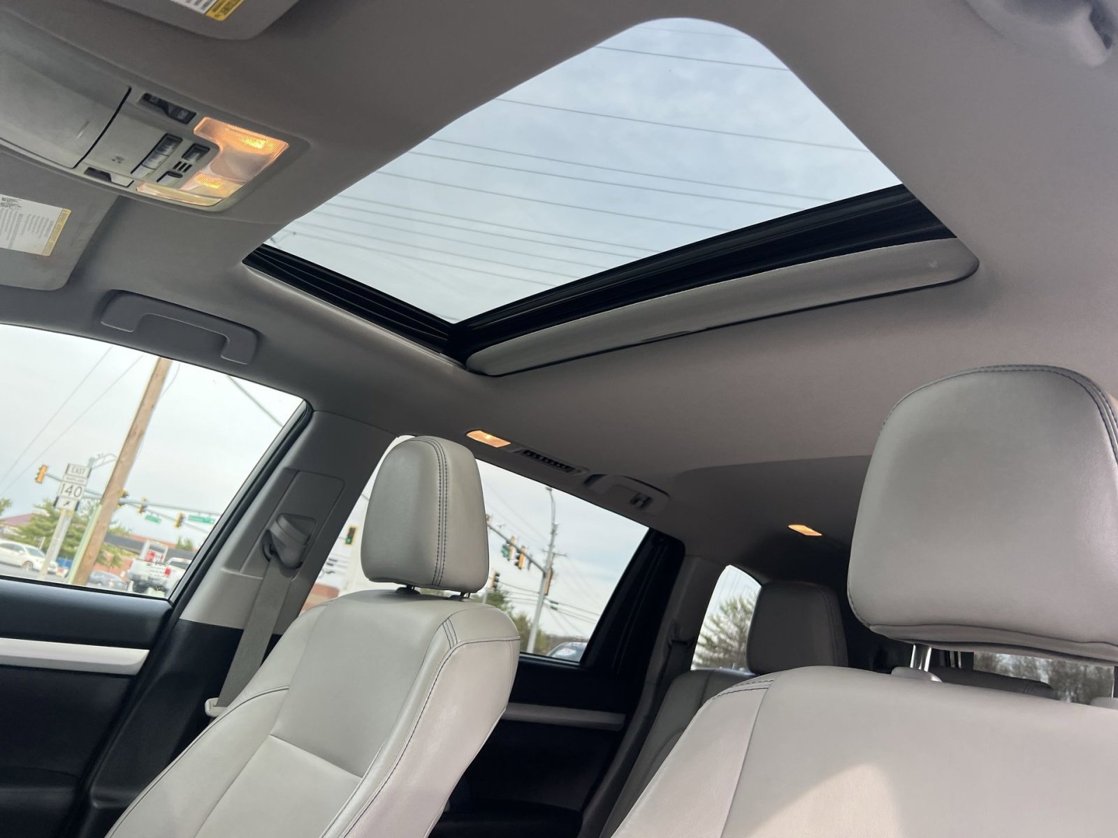 Used 2017 Toyota Highlander XLE image 24