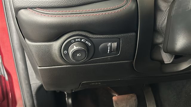 Used 2022 Dodge Durango R/T w/ Blacktop Package AWD/4WD image 18