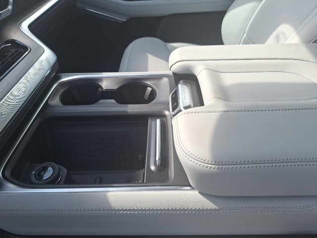 New 2025 Ford Expedition Platinum image 16