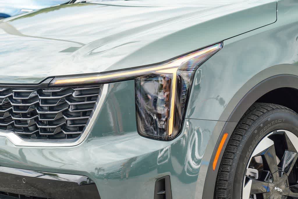 Certified 2025 Kia Sorento EX AWD/4WD image 8