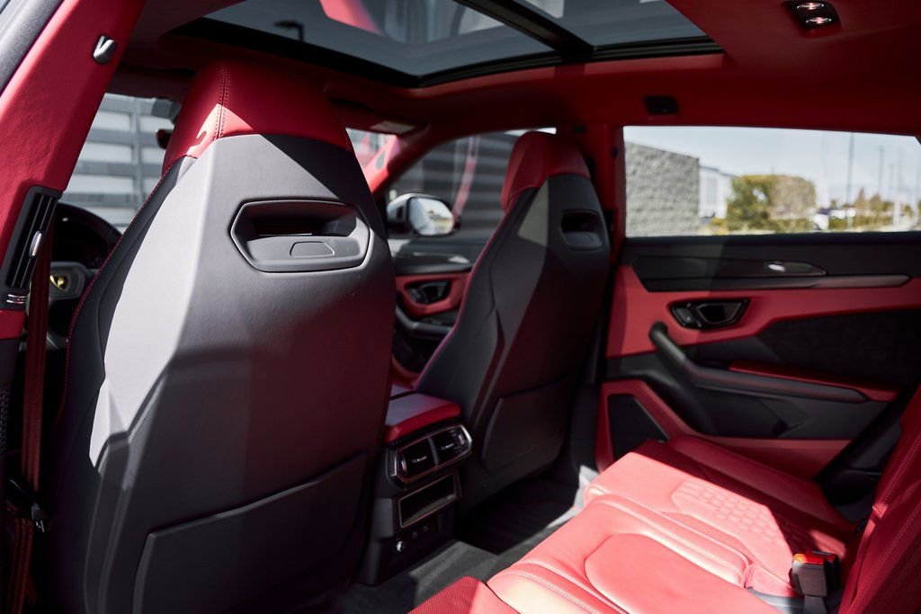 Used 2024 Lamborghini Urus S image 39