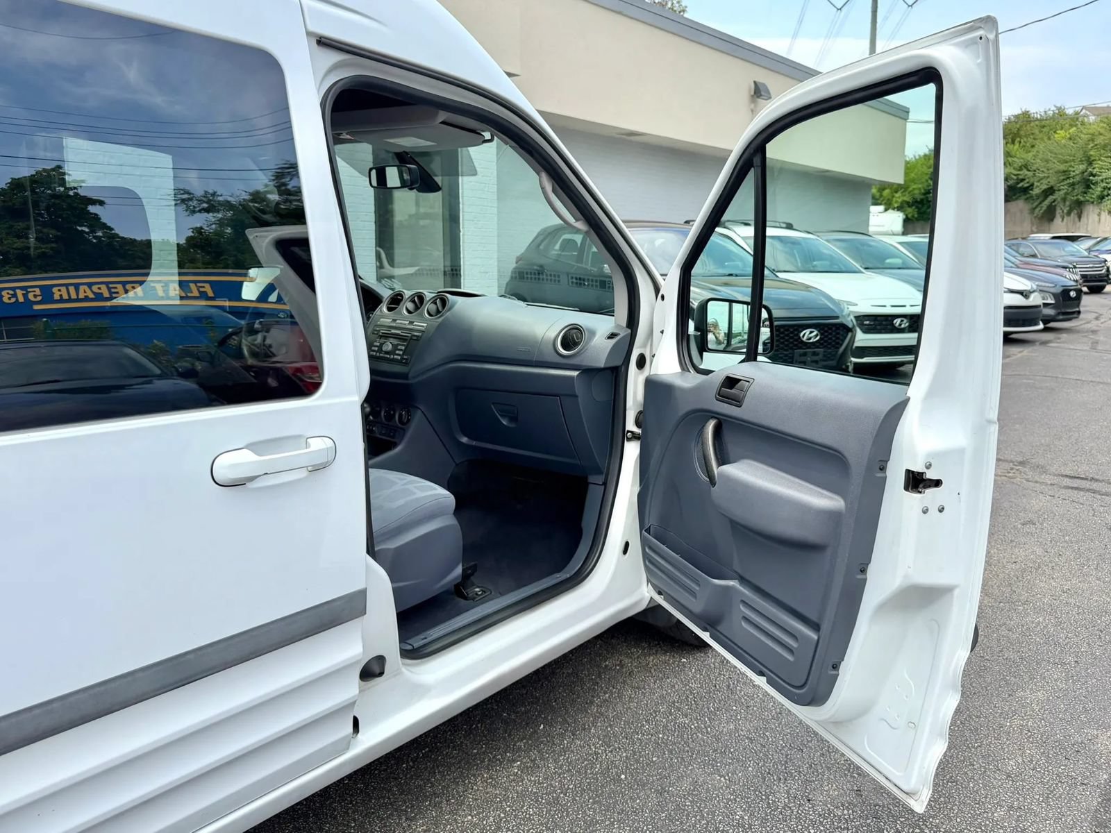 Used 2011 Ford Transit Connect XLT Premium FWD image 18