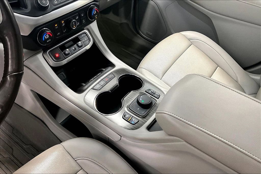 Used 2022 GMC Acadia SLT w/ Preferred Package FWD image 14
